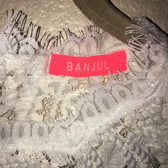BANJUL Small Off-White Embroidered Lace Crop Top - Picture 5 of 6